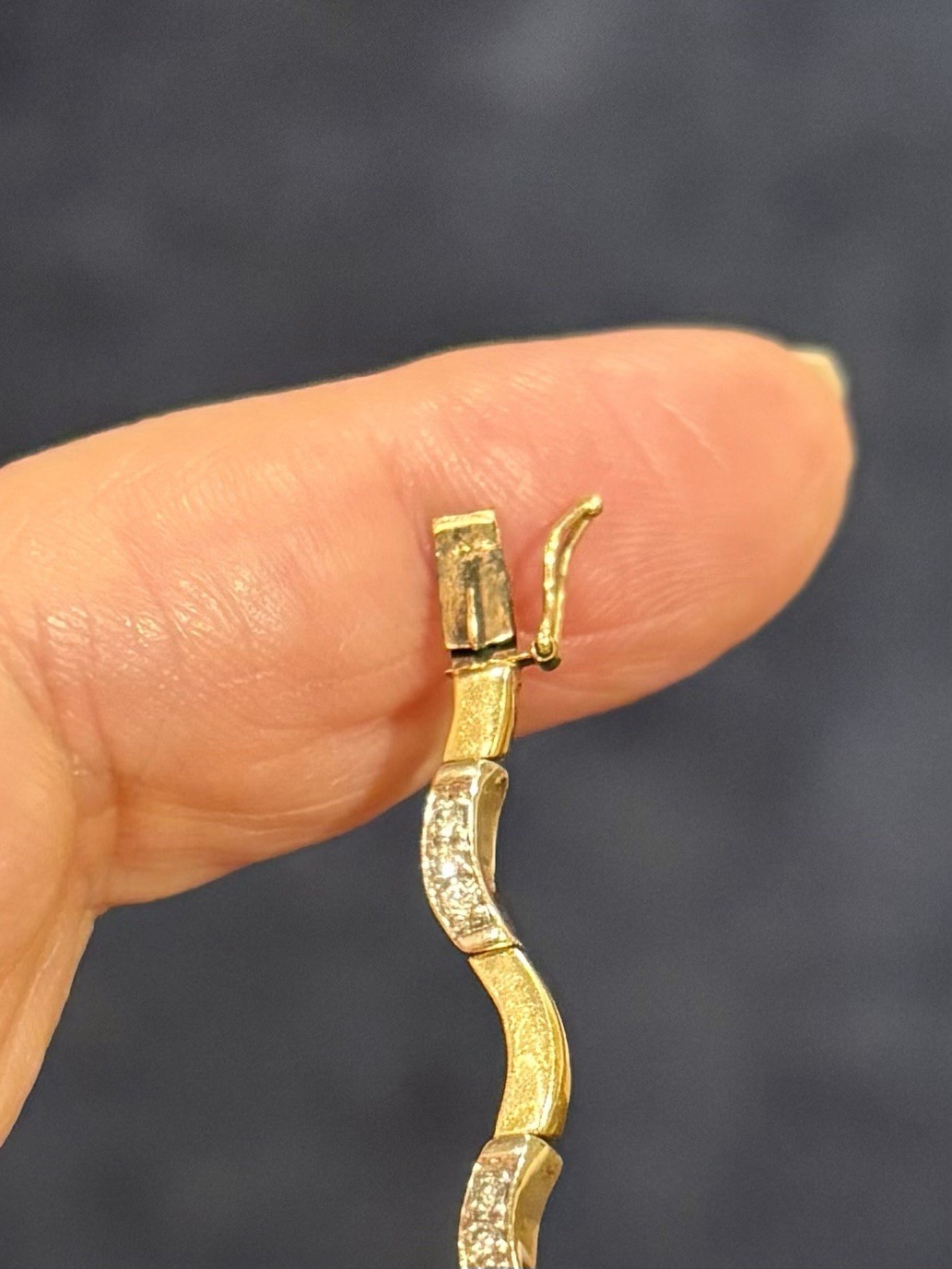 14K Solid Gold Diamond bracelet 12.6 Grams, 7” Inches Long New!
