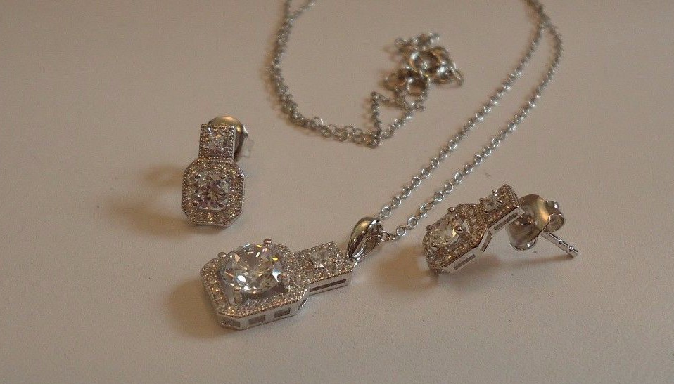 925 STERLING SILVER NECKLACE PENDANT & EARRING 2.50 CT LAB CREATED DIAMONDS