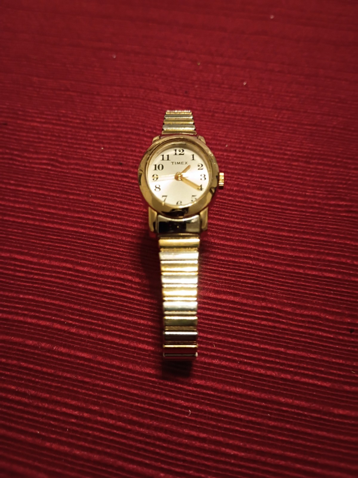 Vintage Timex Women’s Quartz Gold Tone Bracelet White Dial -Working New Battery