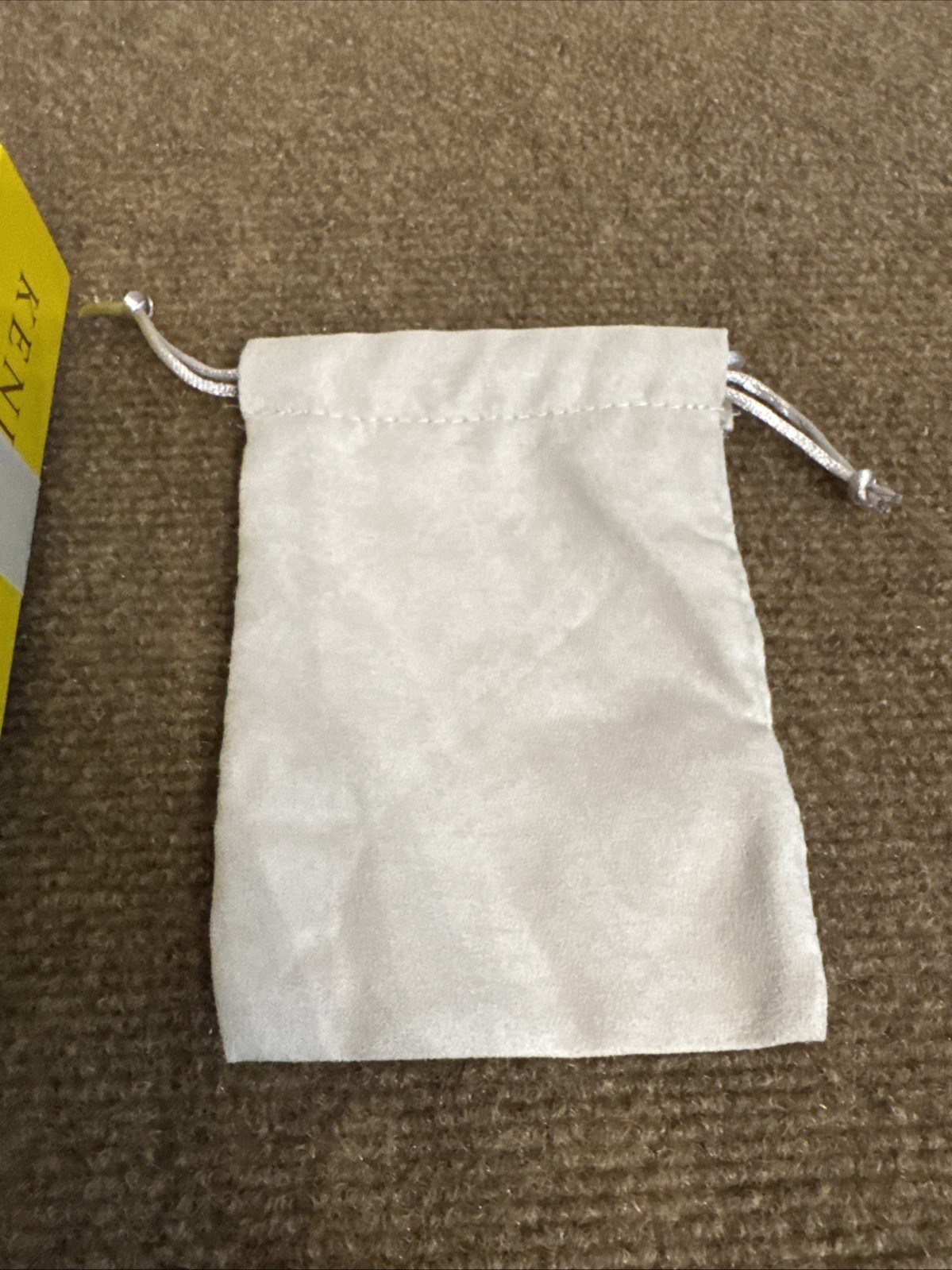 Kendra Scott Large Yellow Gift Box w/ White Bow Empty Magnetic Closure 6.25″