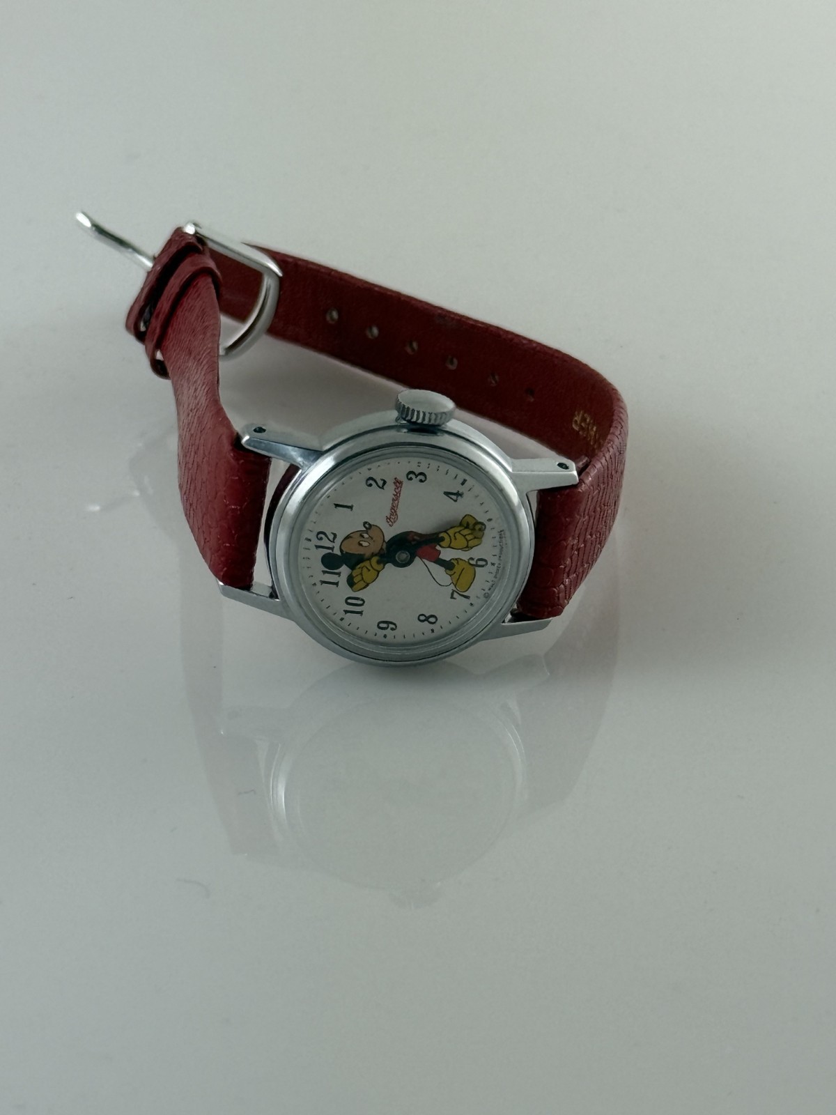 Vintage Mickey Mouse Ingersoll Manual Wind Watch 3L70 from 1970s