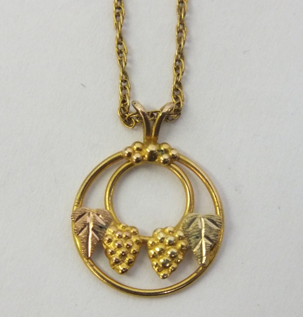 Landstrom’s Black Hills Gold 10k Gold Grape Cluster Necklace