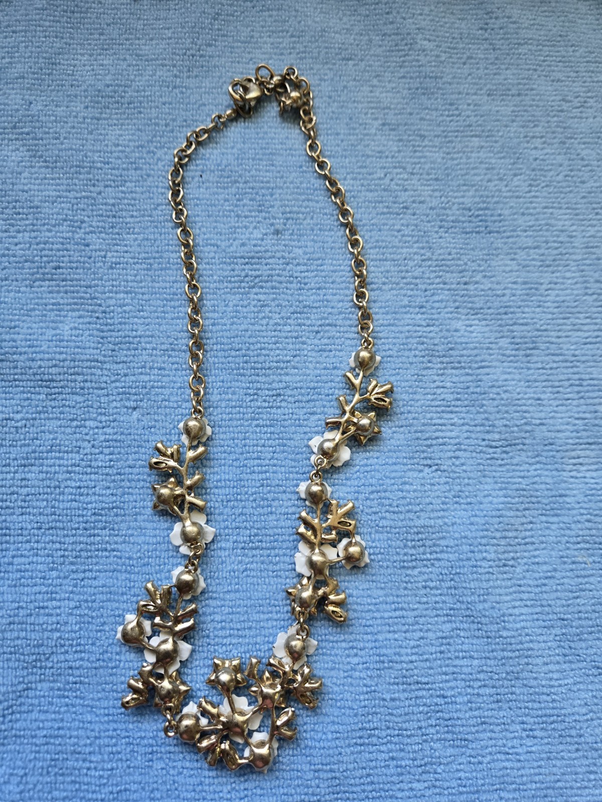 Gold-colored costume jewelry lot, 1,392.1 grams