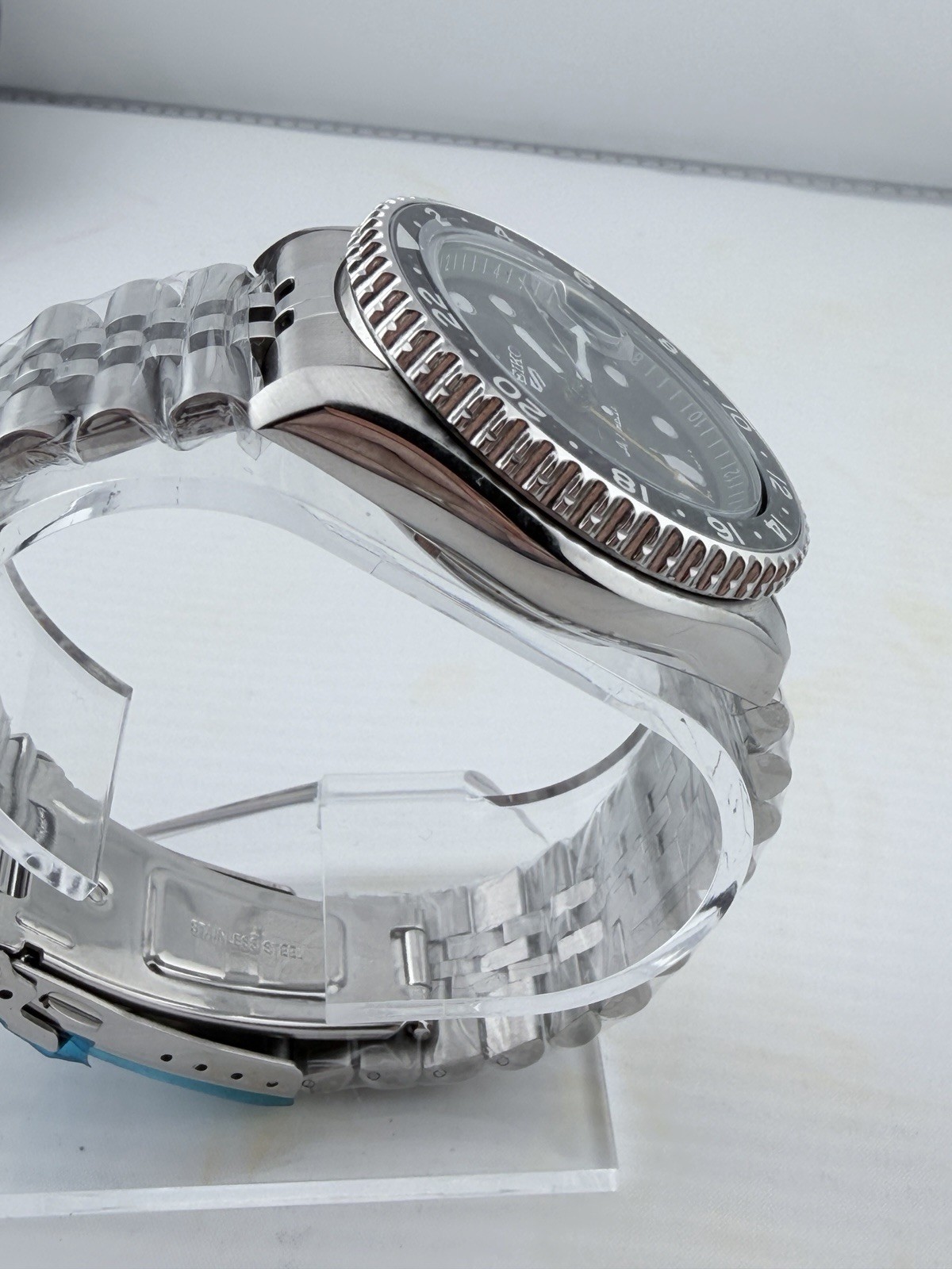 Seiko 5 Sports GMT SSK005 Green Automatic Jubilee Bracelet Box & Case 42.5mm