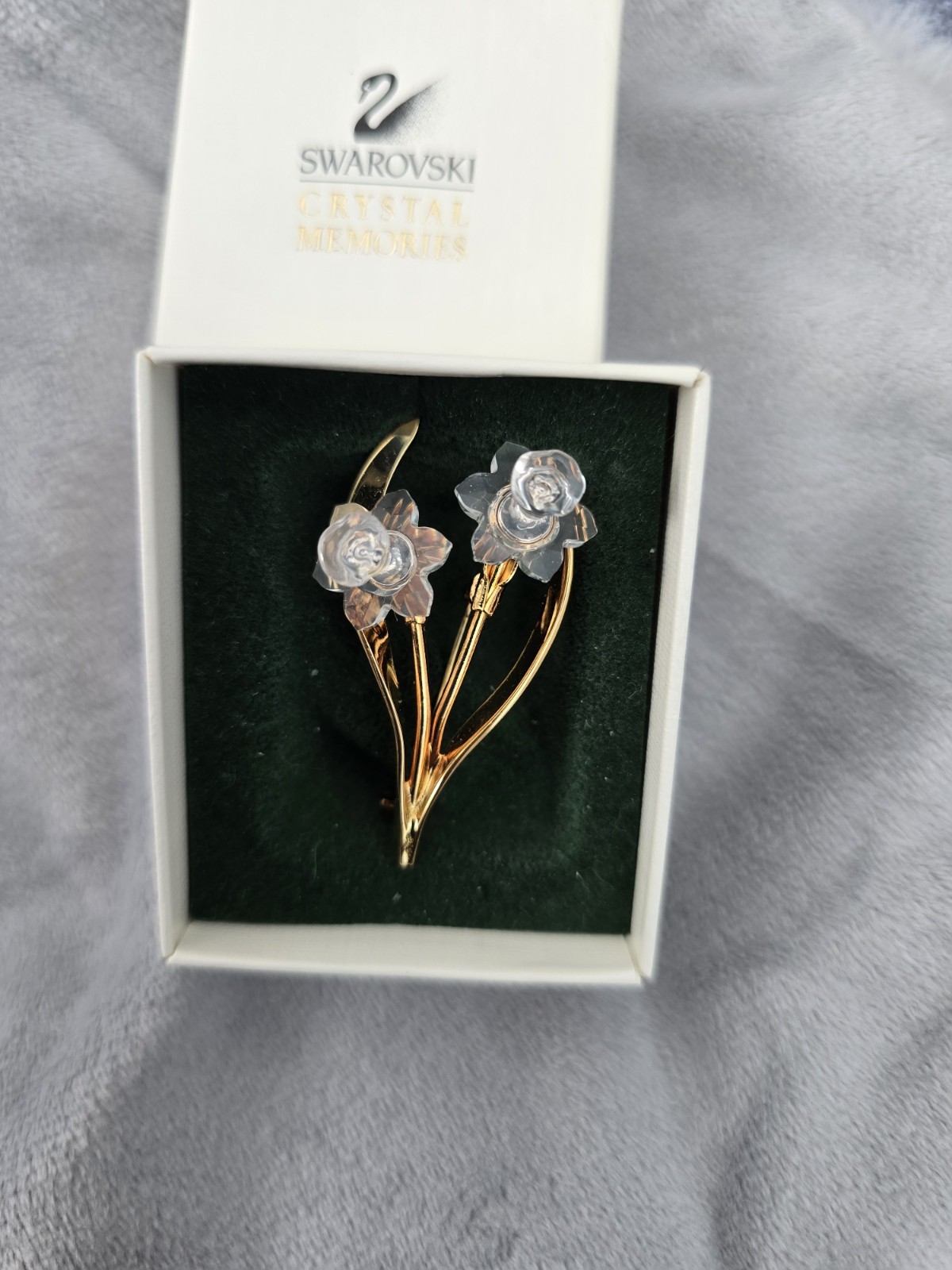 Swarovski Crystal Gold Tone Flower Brooch Pin Clear White/Colorless Crystal