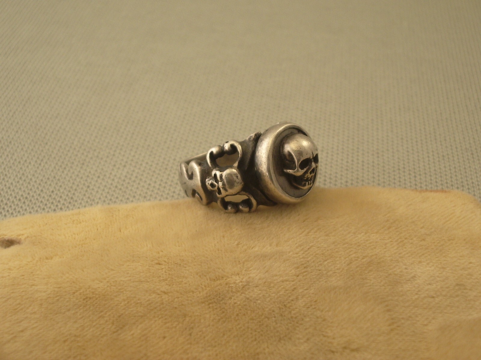 Rare antique silver Memento Mori Skull Ring Size 7.5
