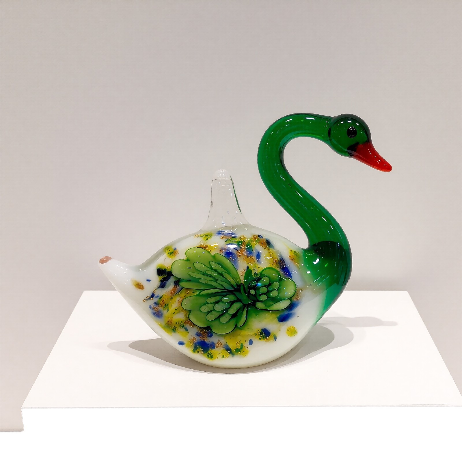 Handcrafted Blowen Green Swan Murano Glass Pendant with Gold Foil Clean Look