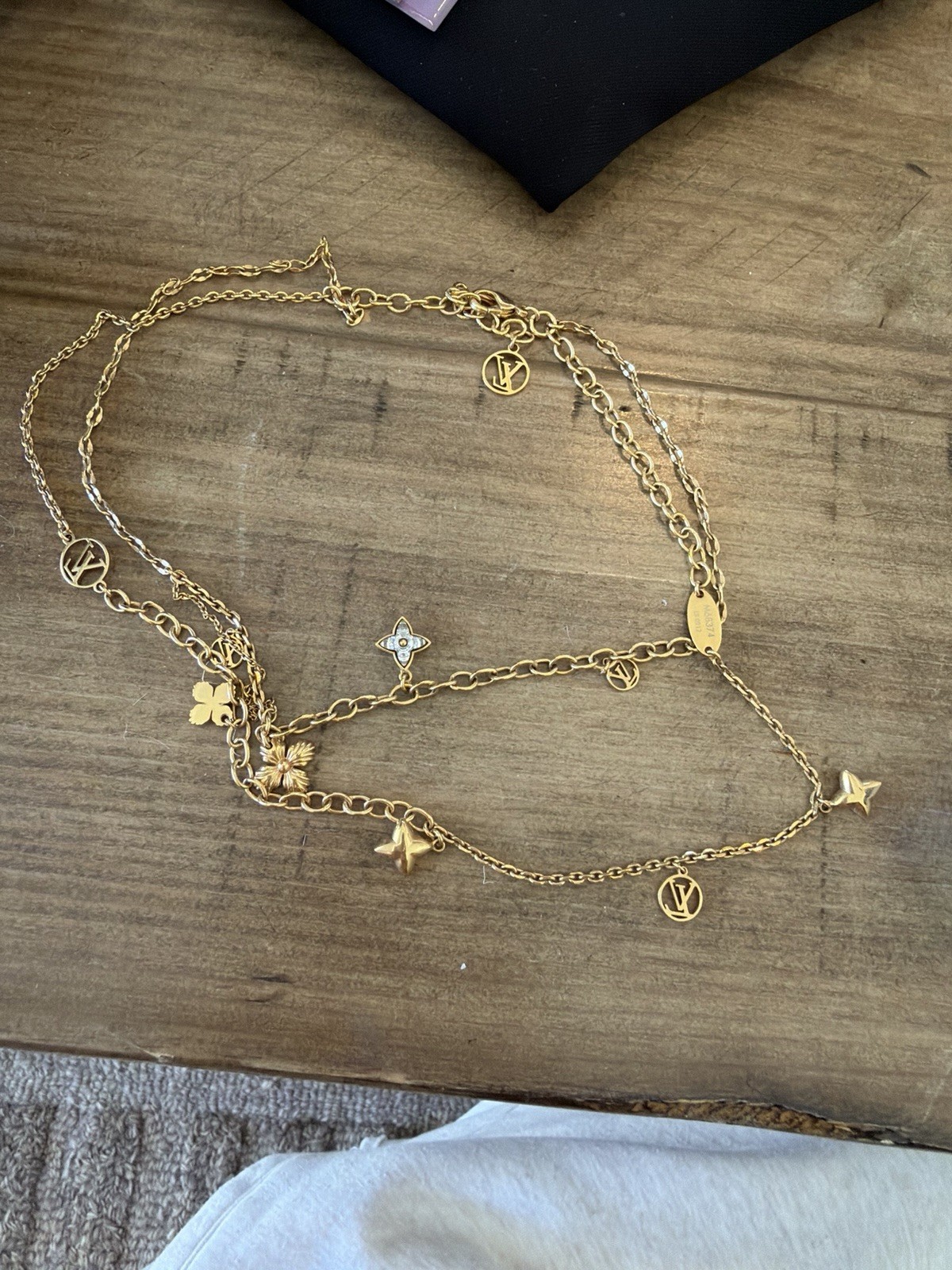 Louis Vuitton Collier Blooming Strass Necklace – Gold Tone – Excellent Condition