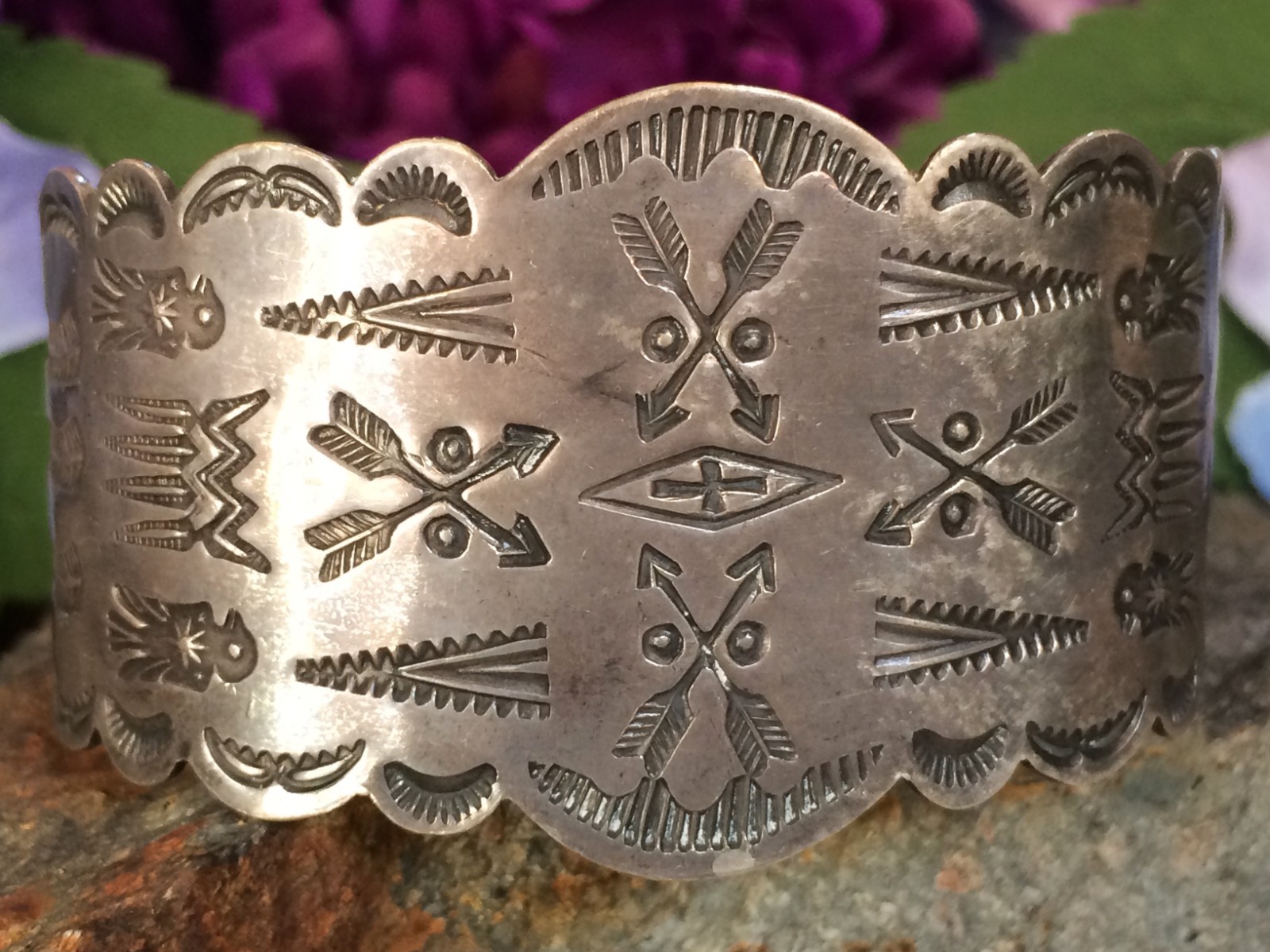FRED HARVEY ERA NATIVE AMERICAN NAVAJO STERLING THUNDERBIRD ARROW BRACELET WOW