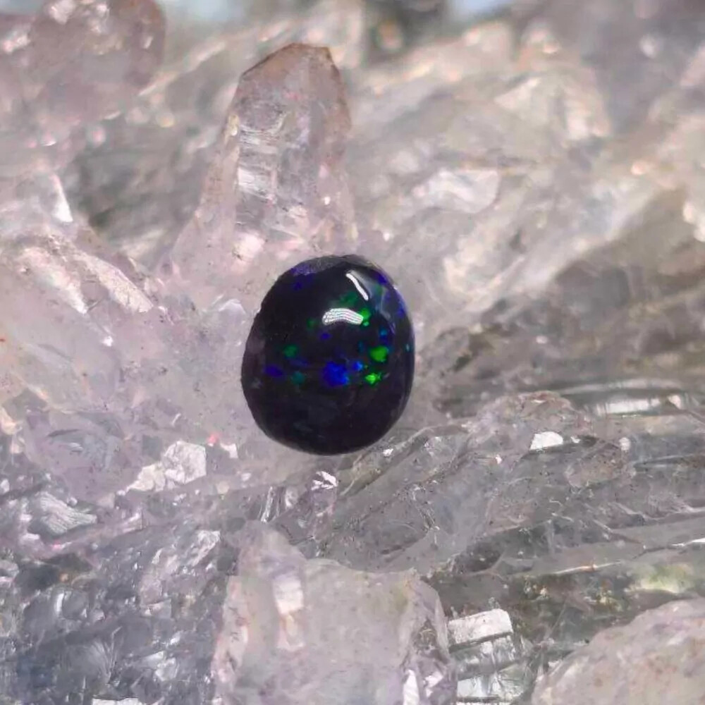 Lady O’blivion Lightning Ridge Black Opal 0.90ct