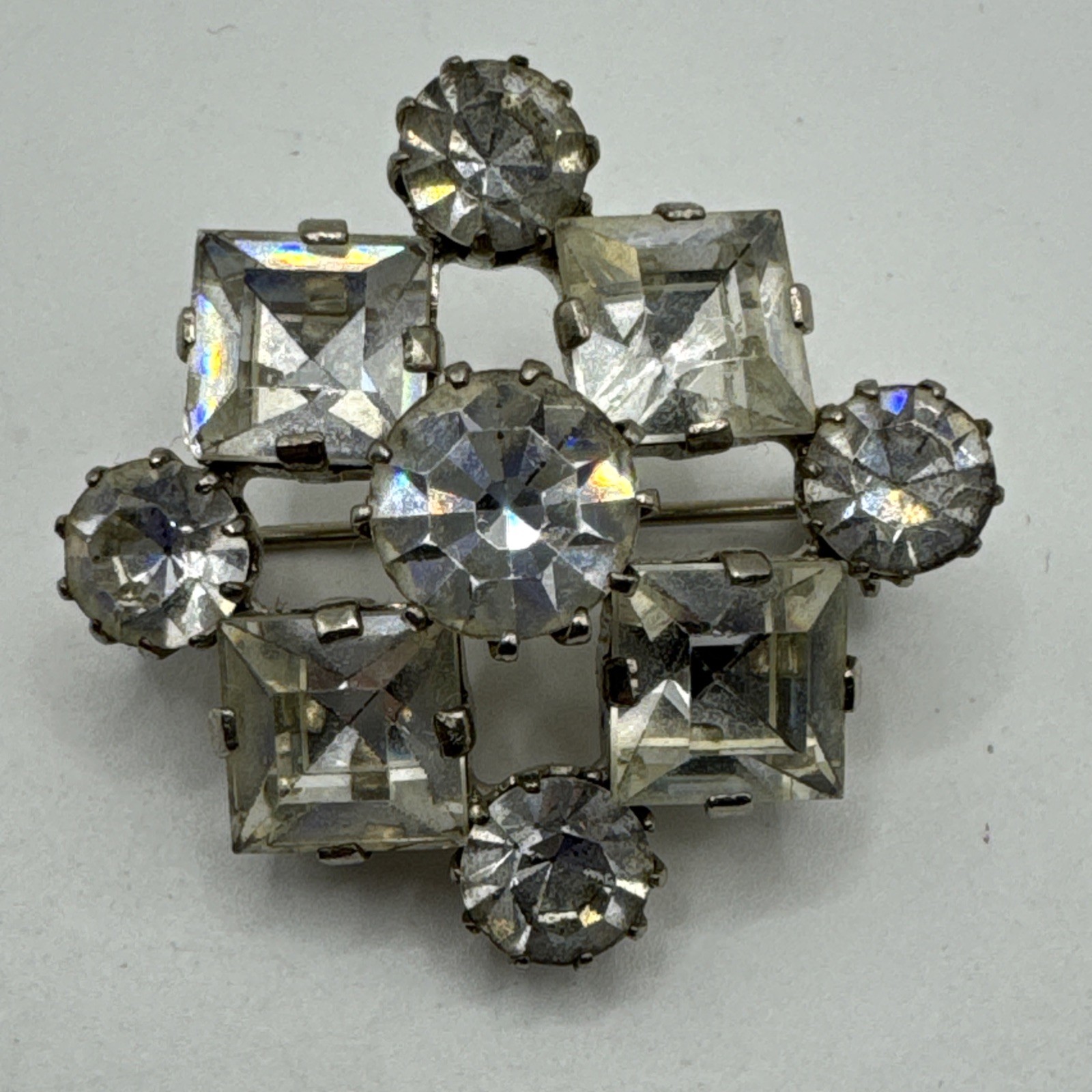 Vintage Elegant Clear Crystals Rhinestones Prong Brooch Silver Tone 1.25”x1.25”