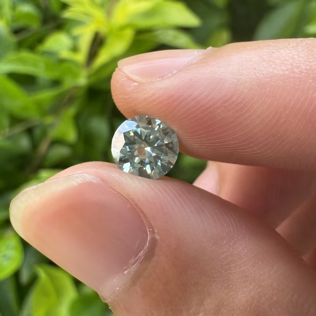 Wholesale VVS1 Moissanite Stones green 5-9mm Round Cut for Earring Jewelry Stone