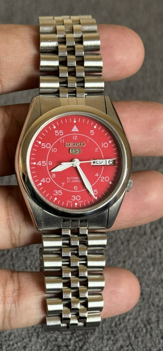 Seiko 5 Automatic 7S26-064R Red Dial Day-Date 21 Jewels Men’s Vintage Watch