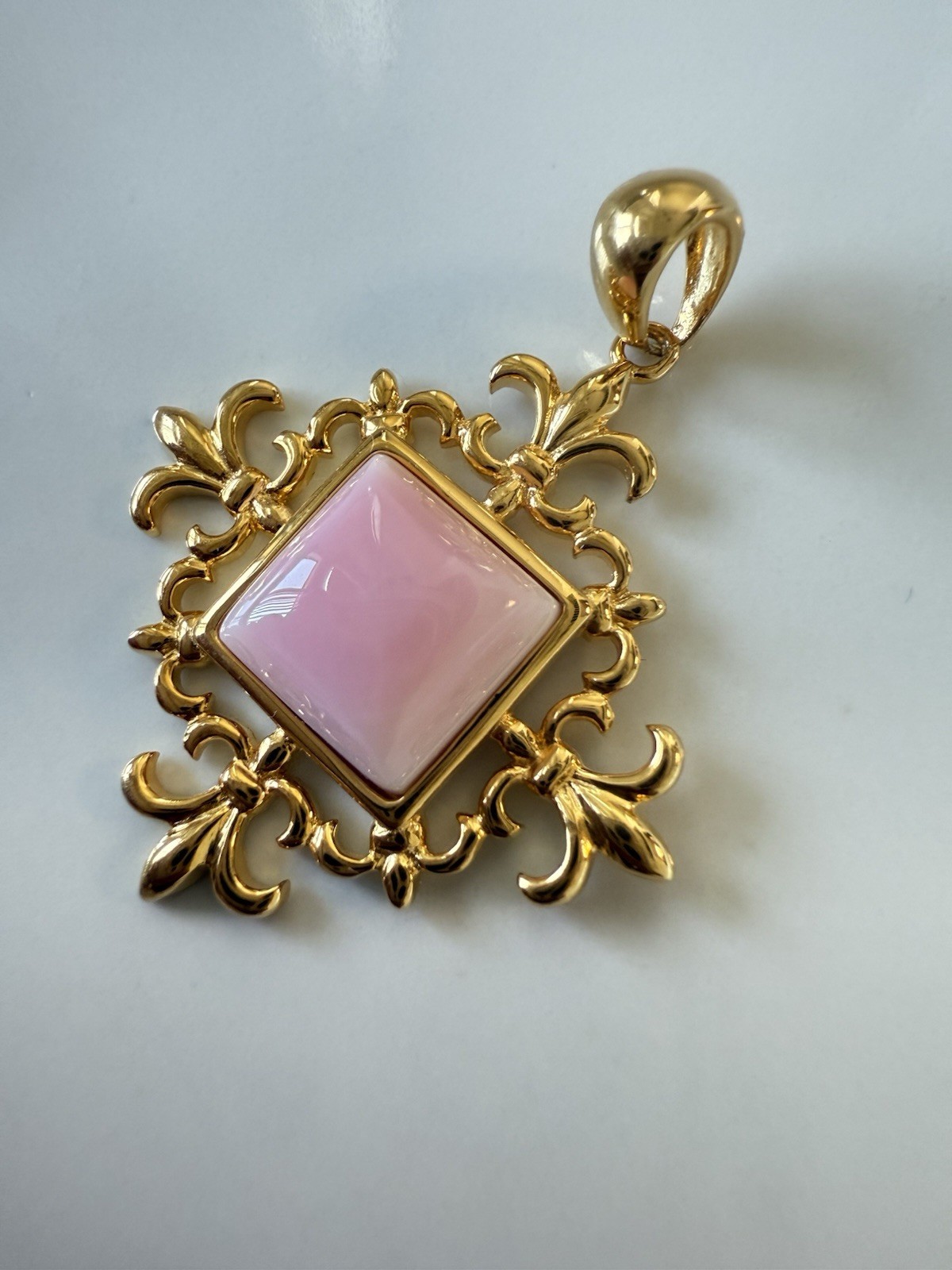 Pink Conch Shell Fleur De Lis 18kt Gold Vermeil Sterling Silver 925 Pendant