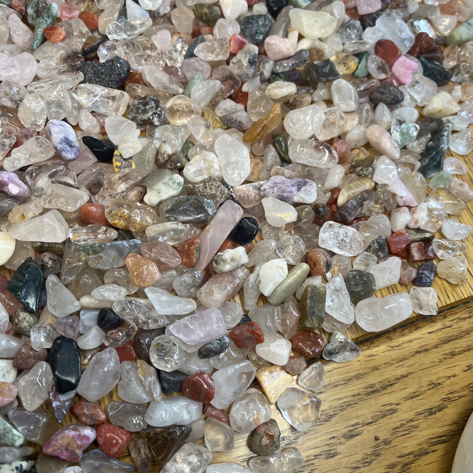 Small Mixed Crystals Mini Gemstones,Chips Ideal For Crafting 1.4 kg