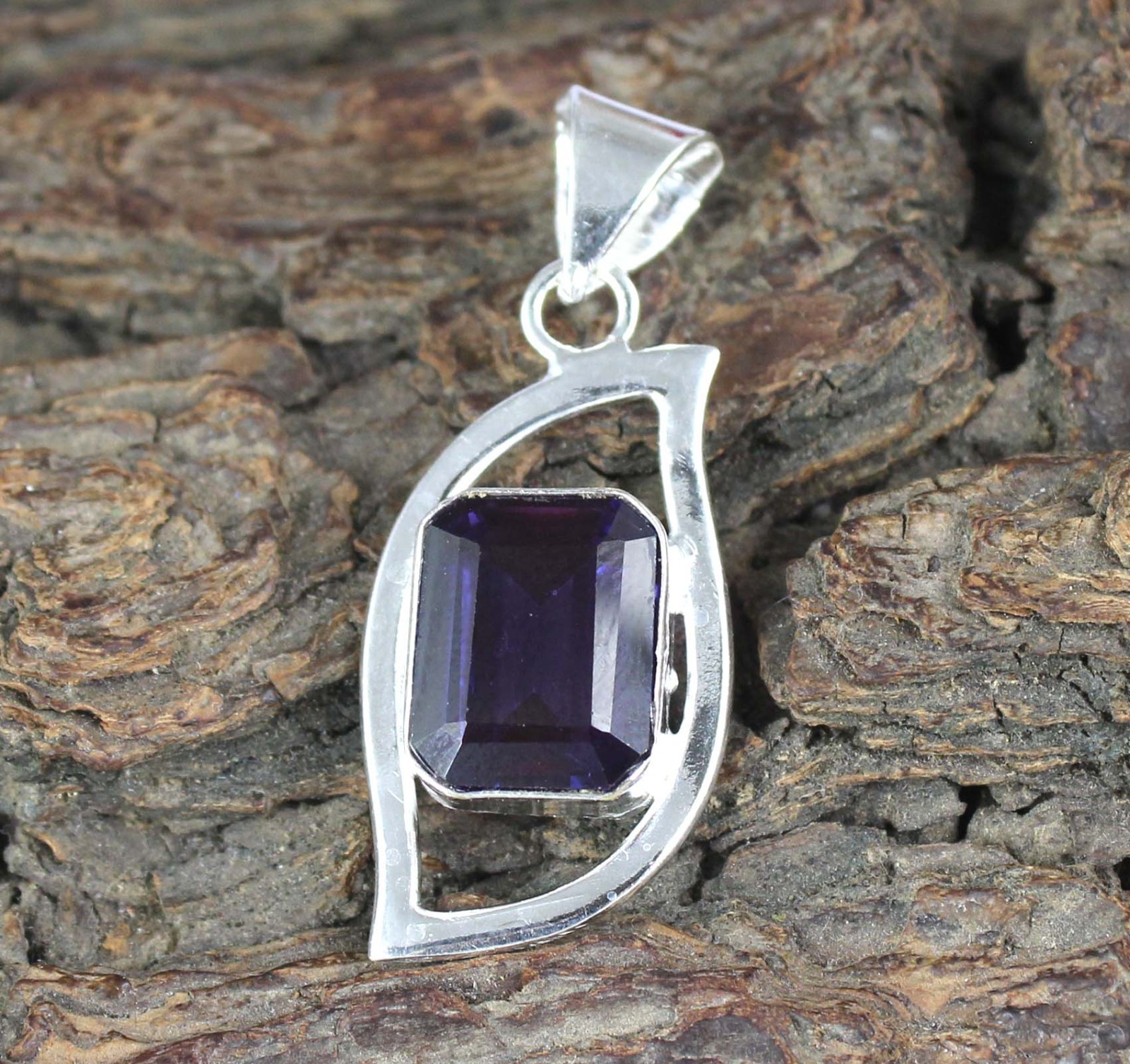 11.67 Ct Natural Boysenberry Sapphire Emerald Cut Gemstone Men’s Wedding Pendant
