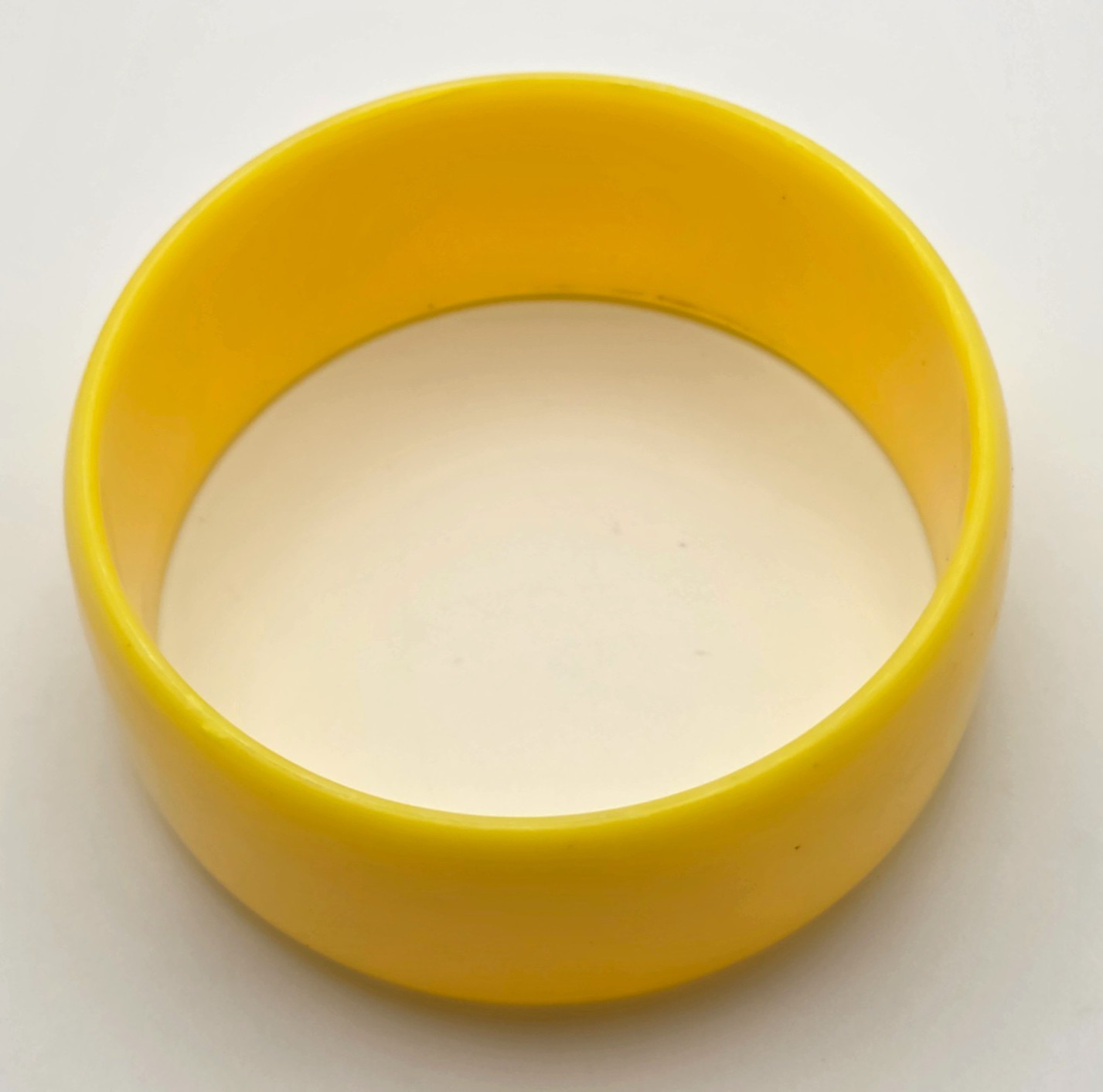 Vintage Bright Yellow Wide Acrylic Bangle Bracelet 8 in Mod Retro 30mm