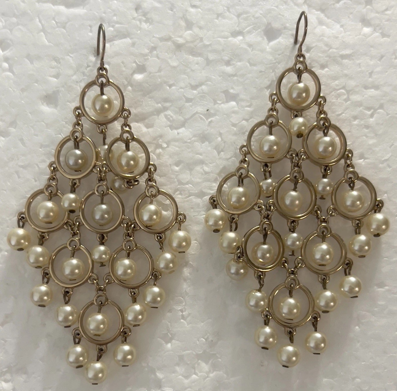 Elo7 Gold Tone Simulated Pearls Dangling Chandelier Earrings 3.5”