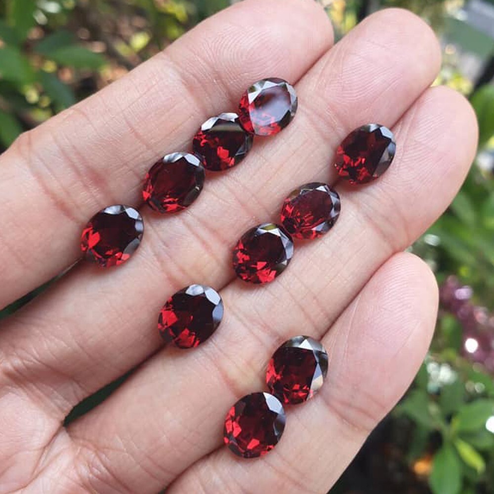 Oval 9×7 mm.Attractive Color! Natural Red Mozambique Garnet Africa 2Pcs/4.9Ct.
