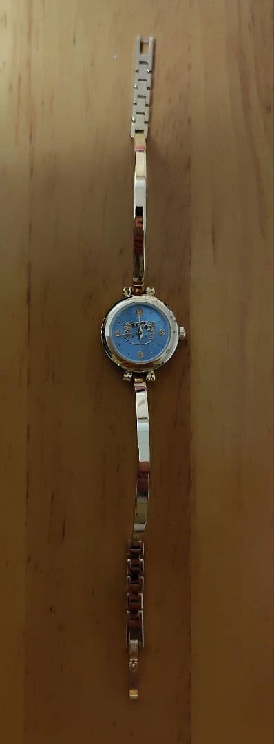Hello Kitty Quartz Watch Blue Dial Battery Dead Unused Condition