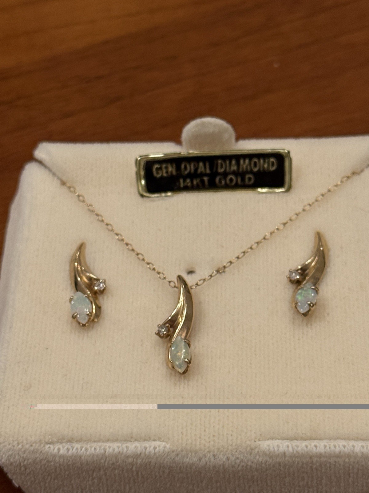 14K Yellow Gold Opal Diamond Necklace Pendant & Stud Earrings Set Vintage w/ Box