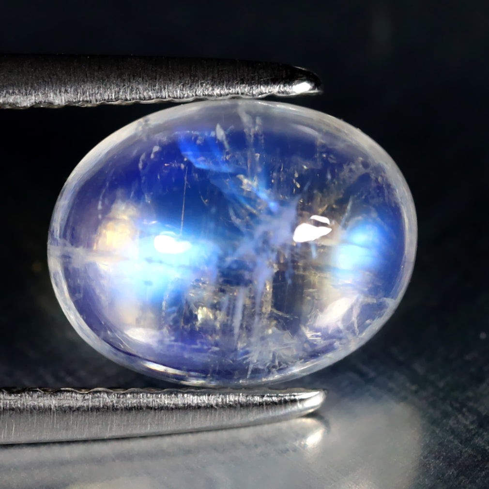 2.05 ct Amazing Oval Cabochon (8.86 x 6.97 mm) Natural Rainbow Blue Moonstone