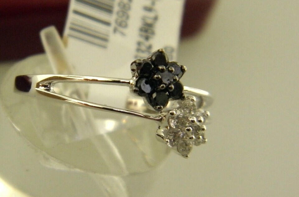 14k Solid White Gold Black & White Diamond Wrap Dainty Flowers Ring