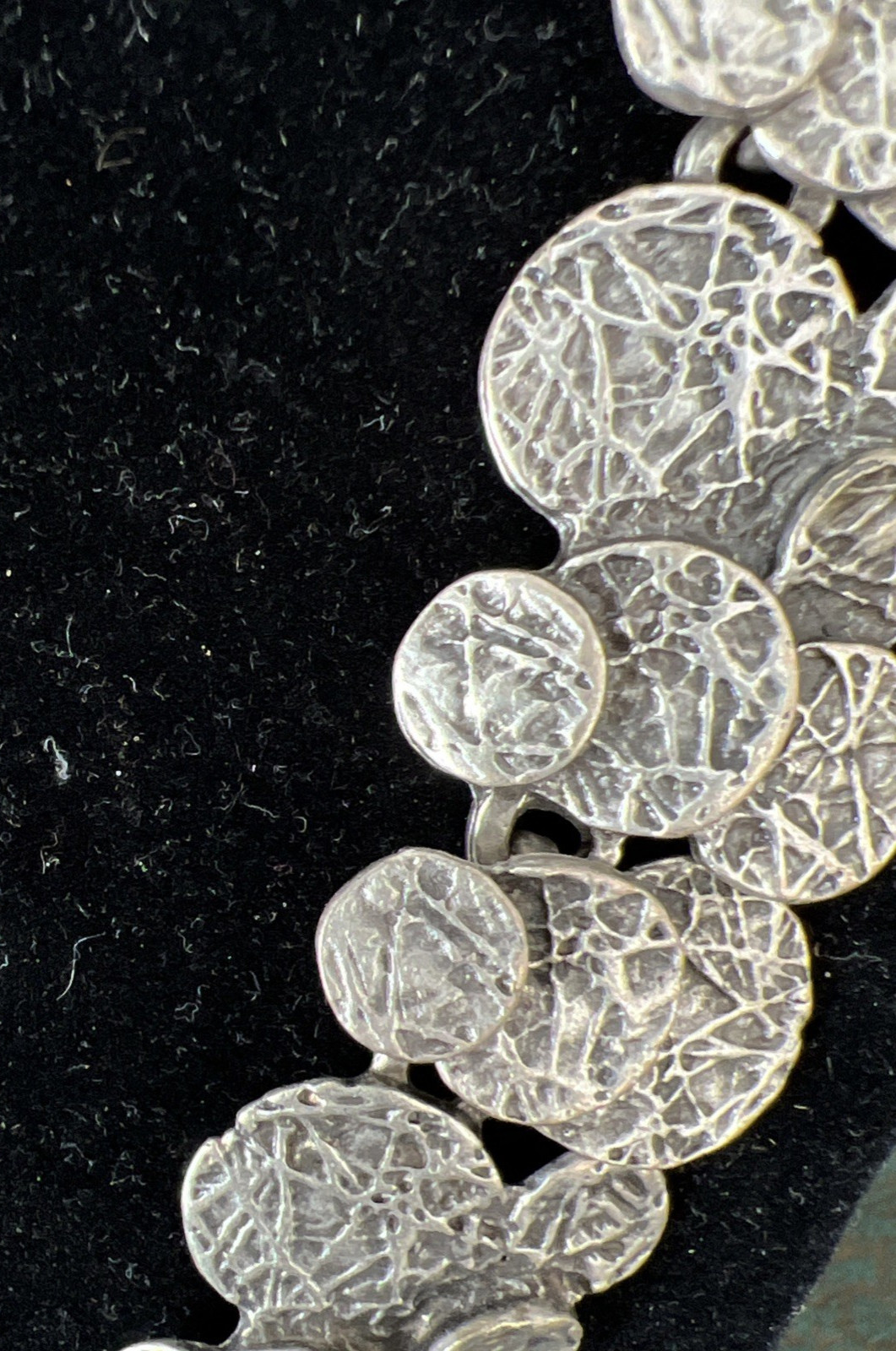 TURKISH SILVER PLATED ZINC HAND HAMMERED COIN MODERNIST ABSTRACT NECKLACE 22″