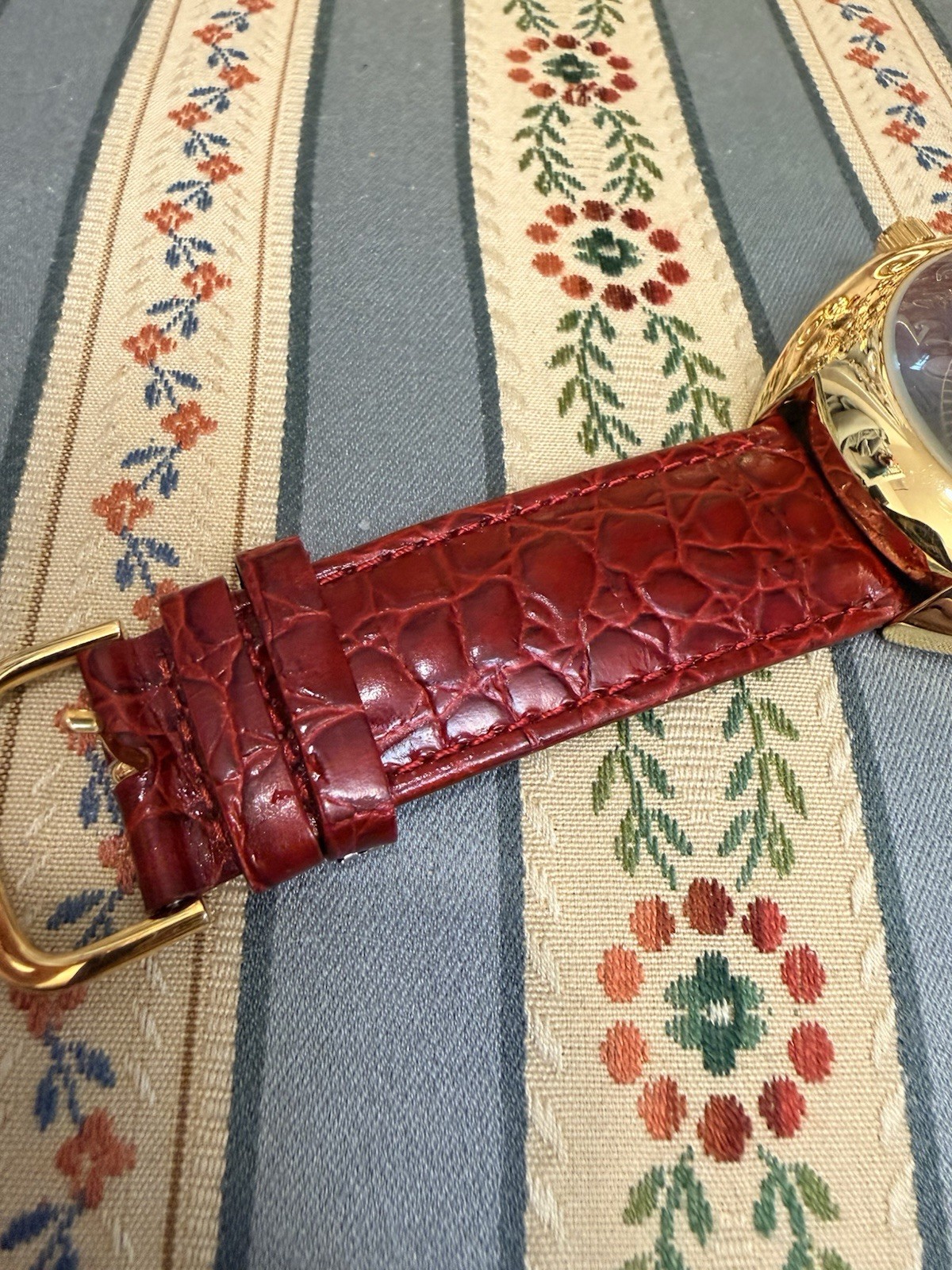 Crimson Elegance — Joan Rivers Classics V377 Watch