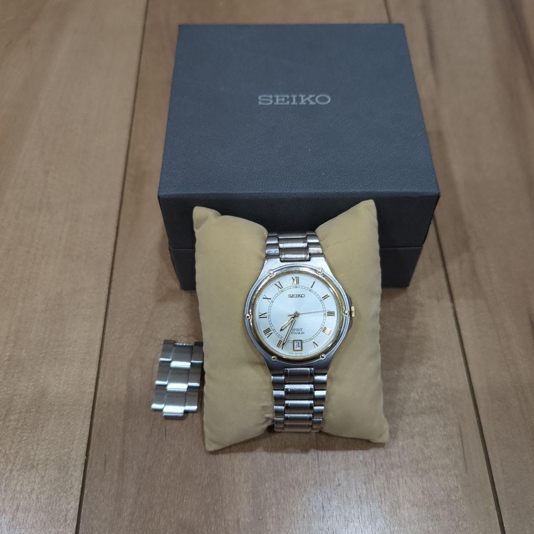 SEIKO Spirit White Face Vintage