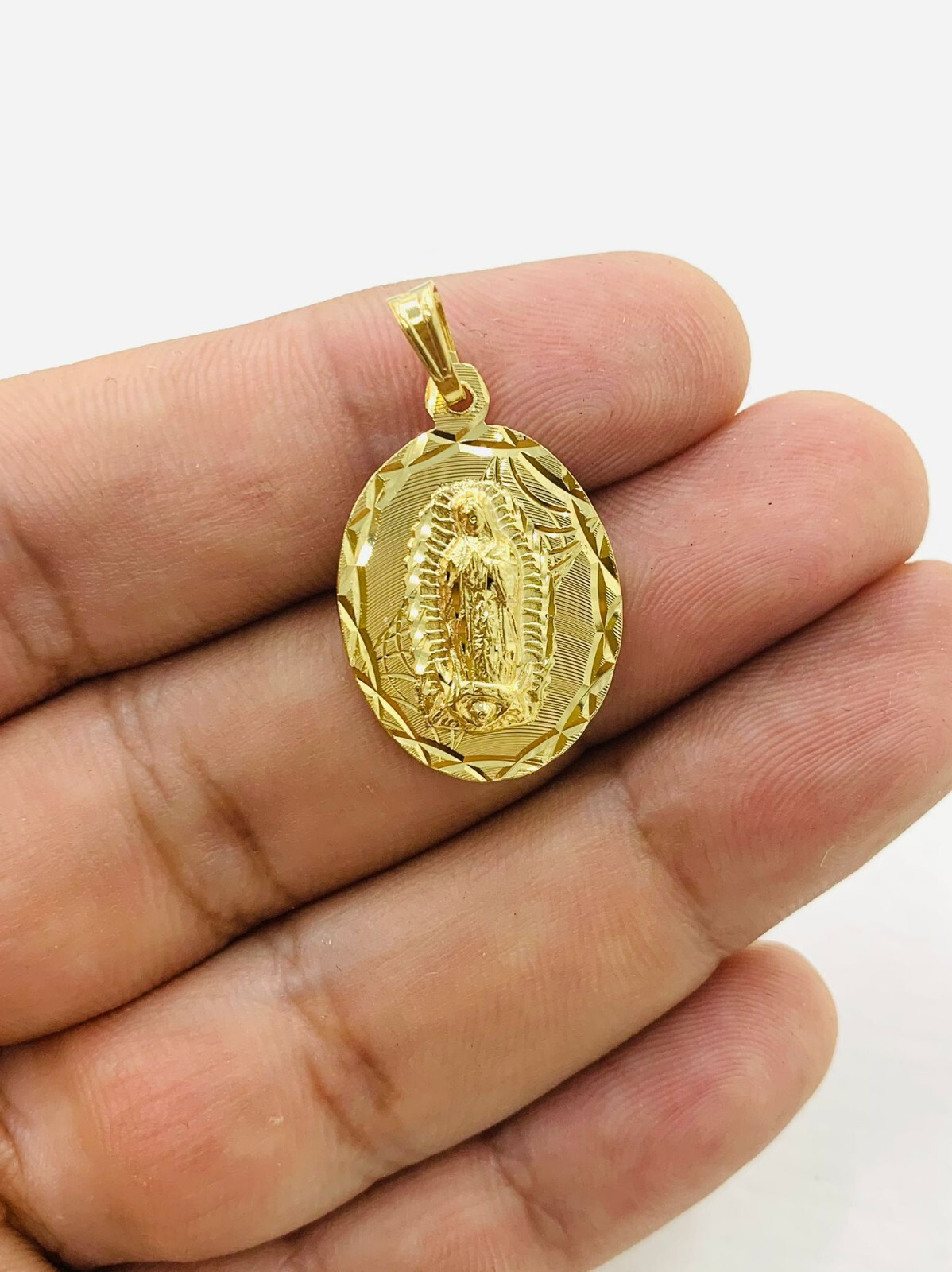 Medalla de La Virgen de Guadalupe 14k Gold F for Womens Mens 26×18 Box Chain 20″