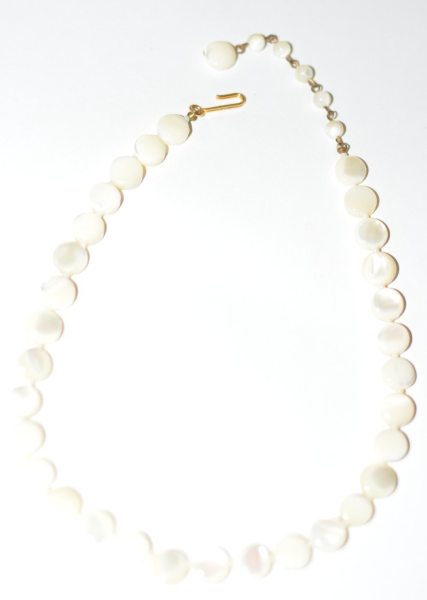 Vintage mother of pearl MOP round disk necklace with hook clasp 16 inches