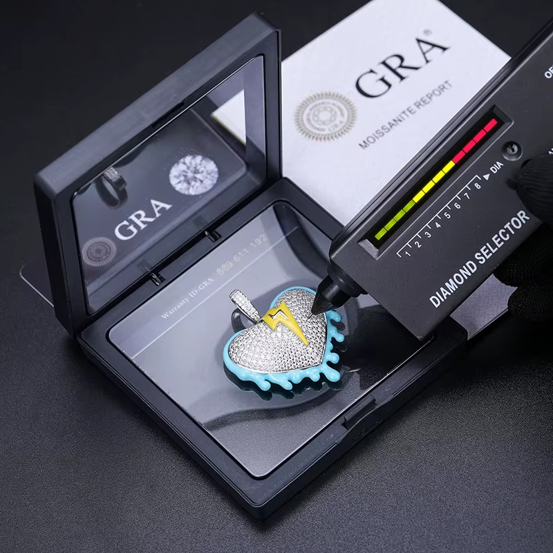 Glow in Dark Heart Moissanite Pendant VVS 925 Silver Iced Out Lightning Hip Hop