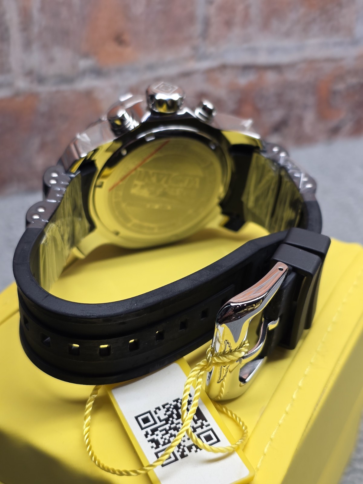 Men’s OVERSIZED CHRONOGRAPH Watch INVICTA “Pro Diver” 6977
