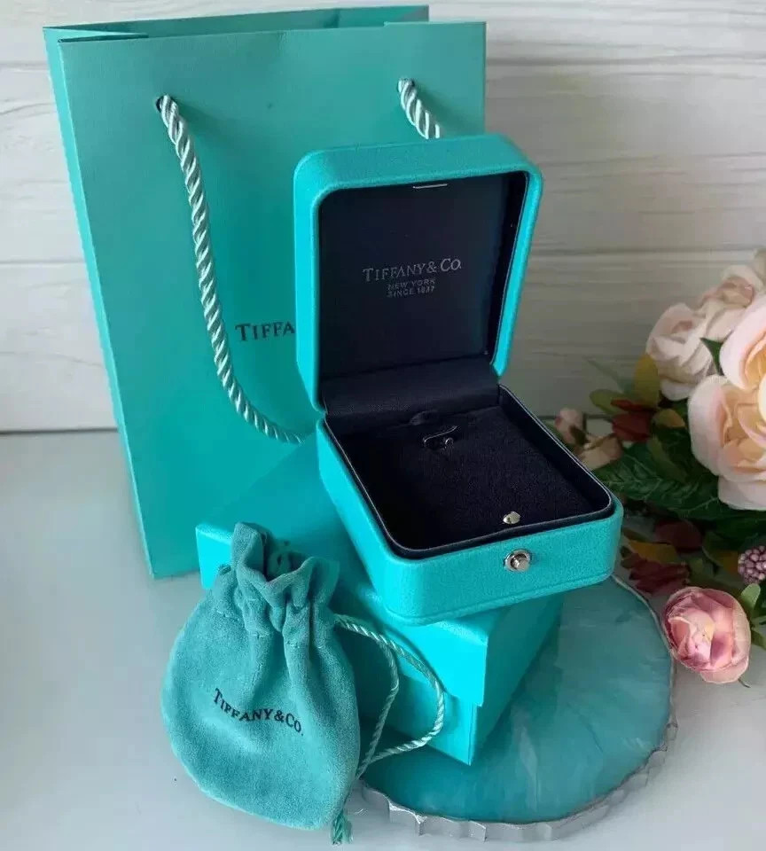 TIFFANY & CO. BLUE LEATHER PRESENTATION NECKLACE GIFT BOX, FULL SET