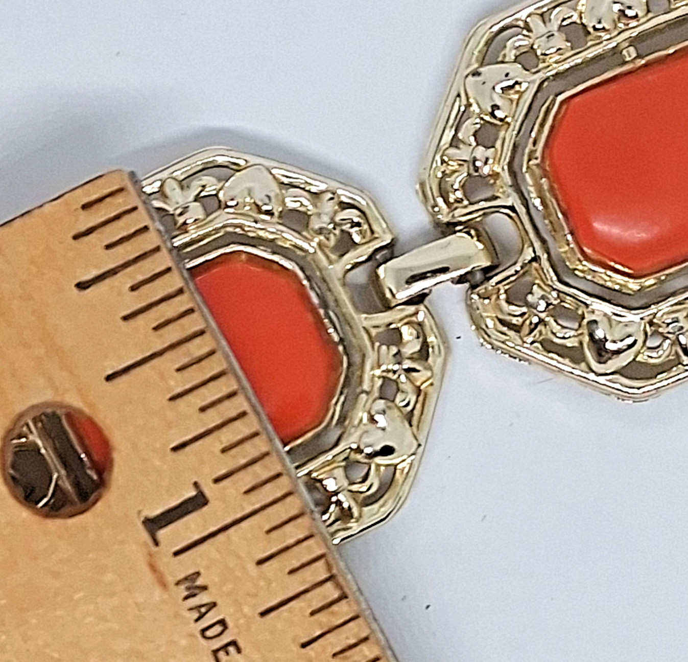Gold tone Orange and White Reversable Cabochon tab clasp Bracelet Size 6.5 Inch