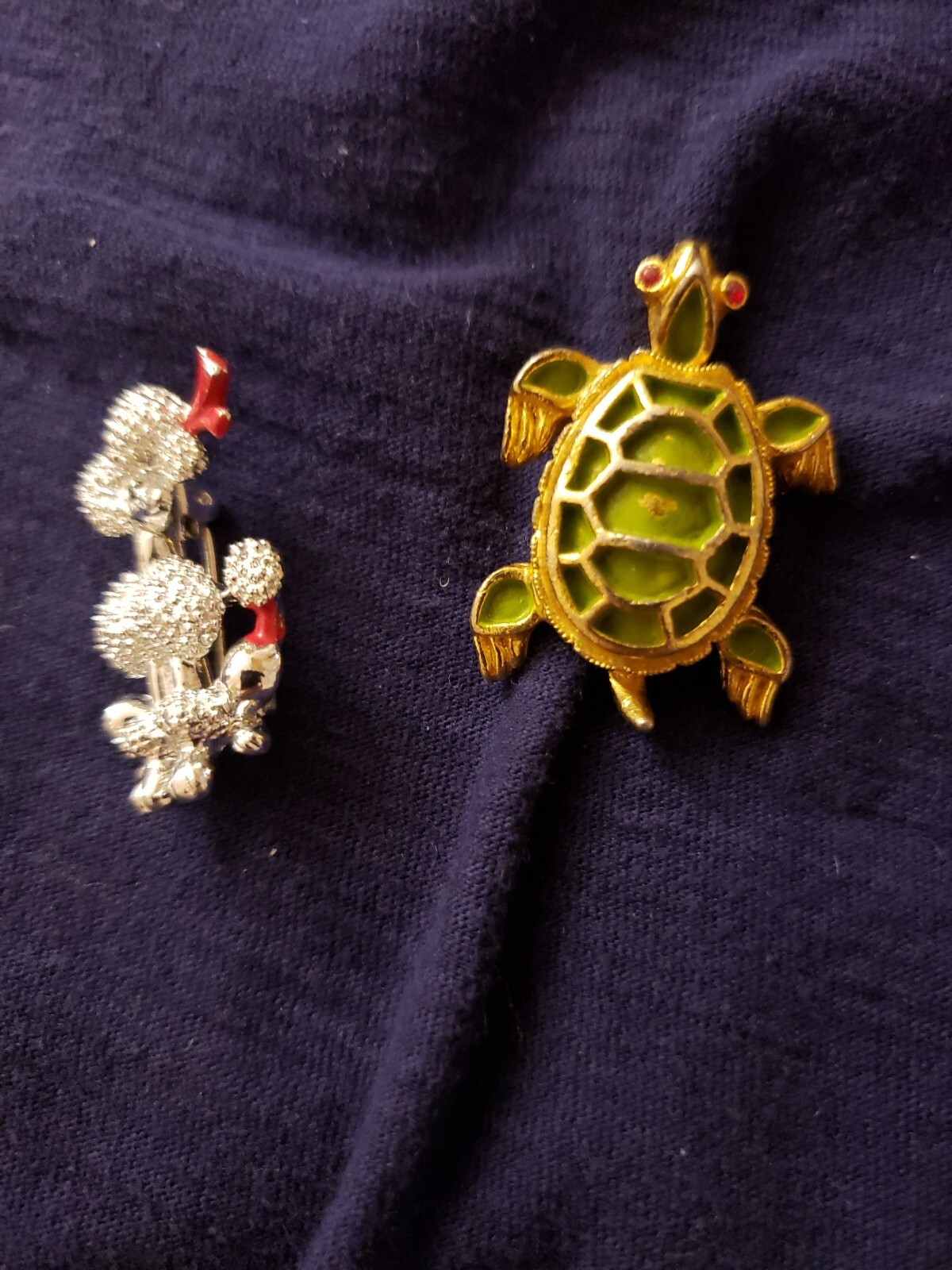 Lot Of 2 Brooches One JJ Turtle One Poodle Unbranded