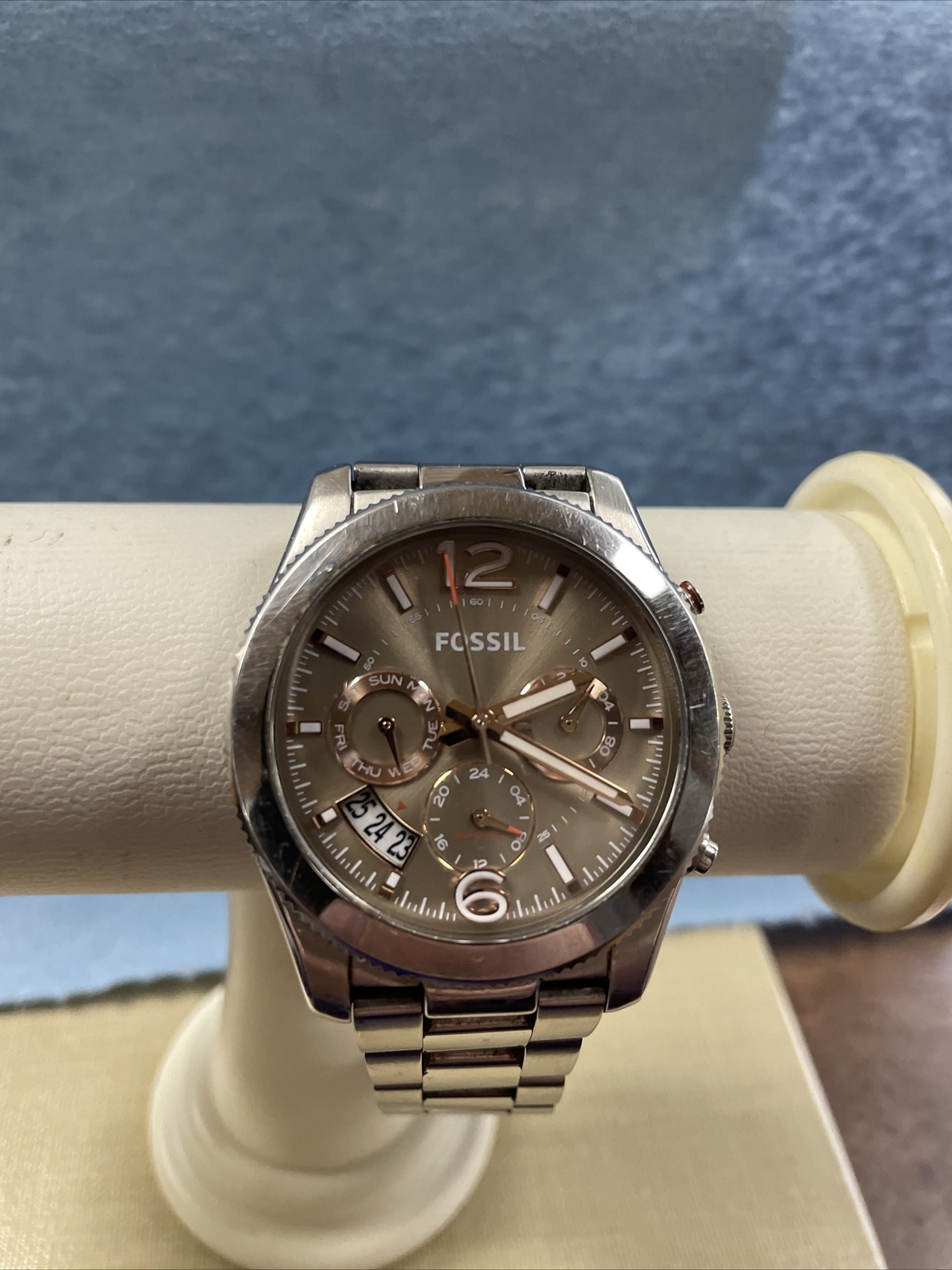Fossil Men’s Watch Model ES4146 With Silver Band And Date (BIN 3-59)