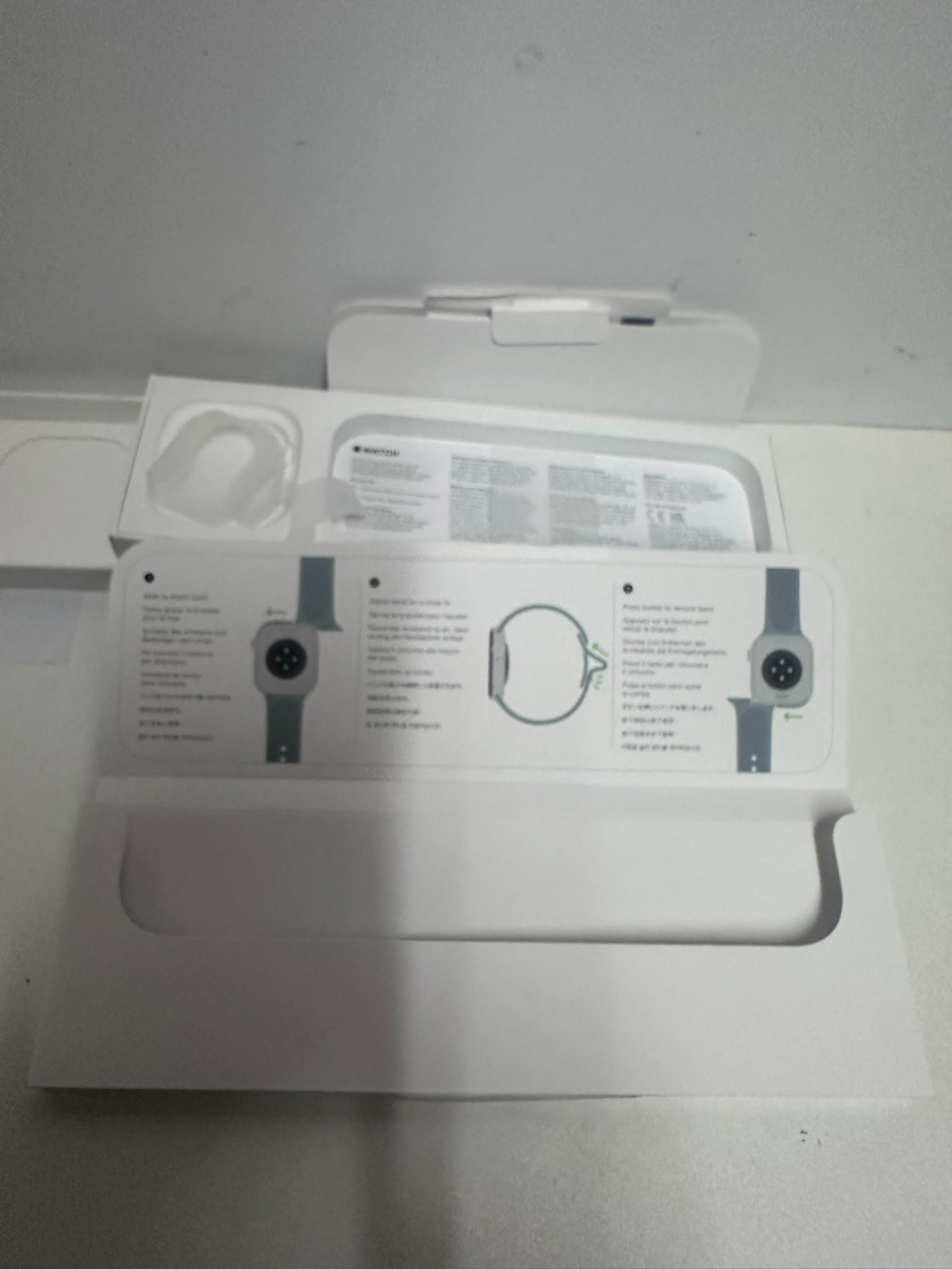 Apple MXEV3QA/A Apple Watch SE Gen 2 44mm Starlight Alu & Strap Case *BOX ONLY*