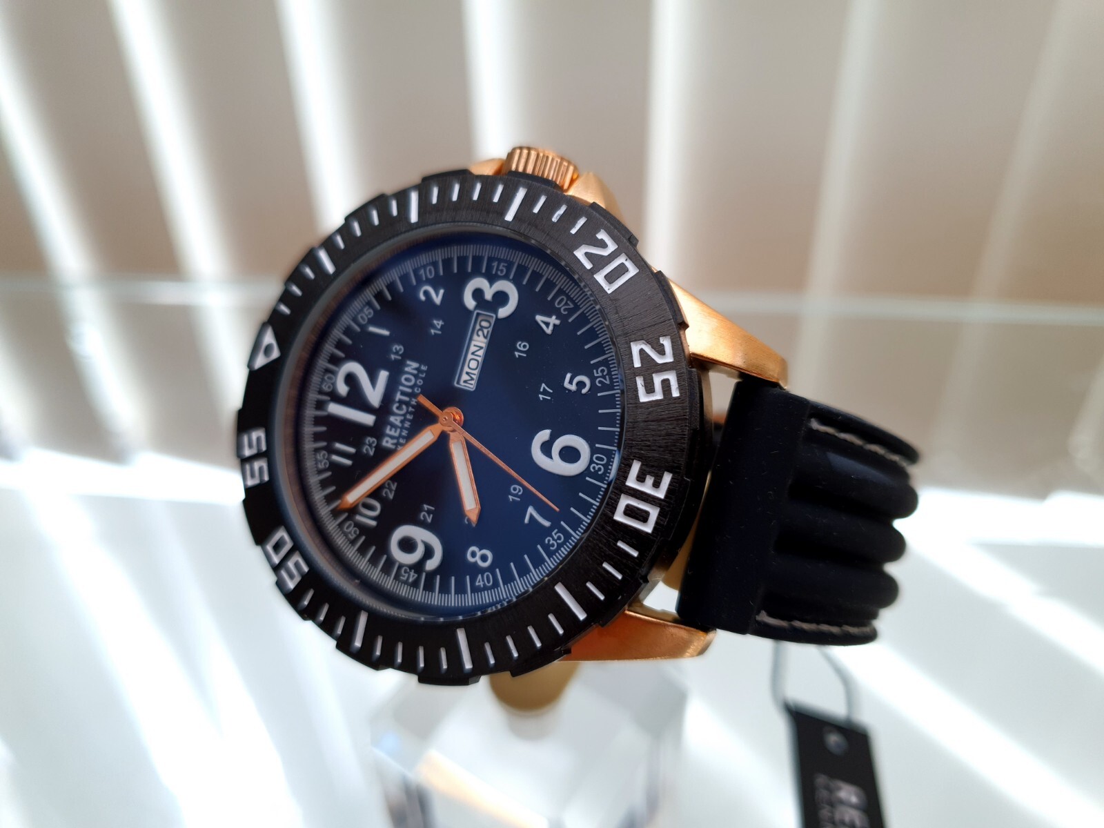 New Kenneth Cole mens watch Day&Date Easy to read black silicone. Gift for Him