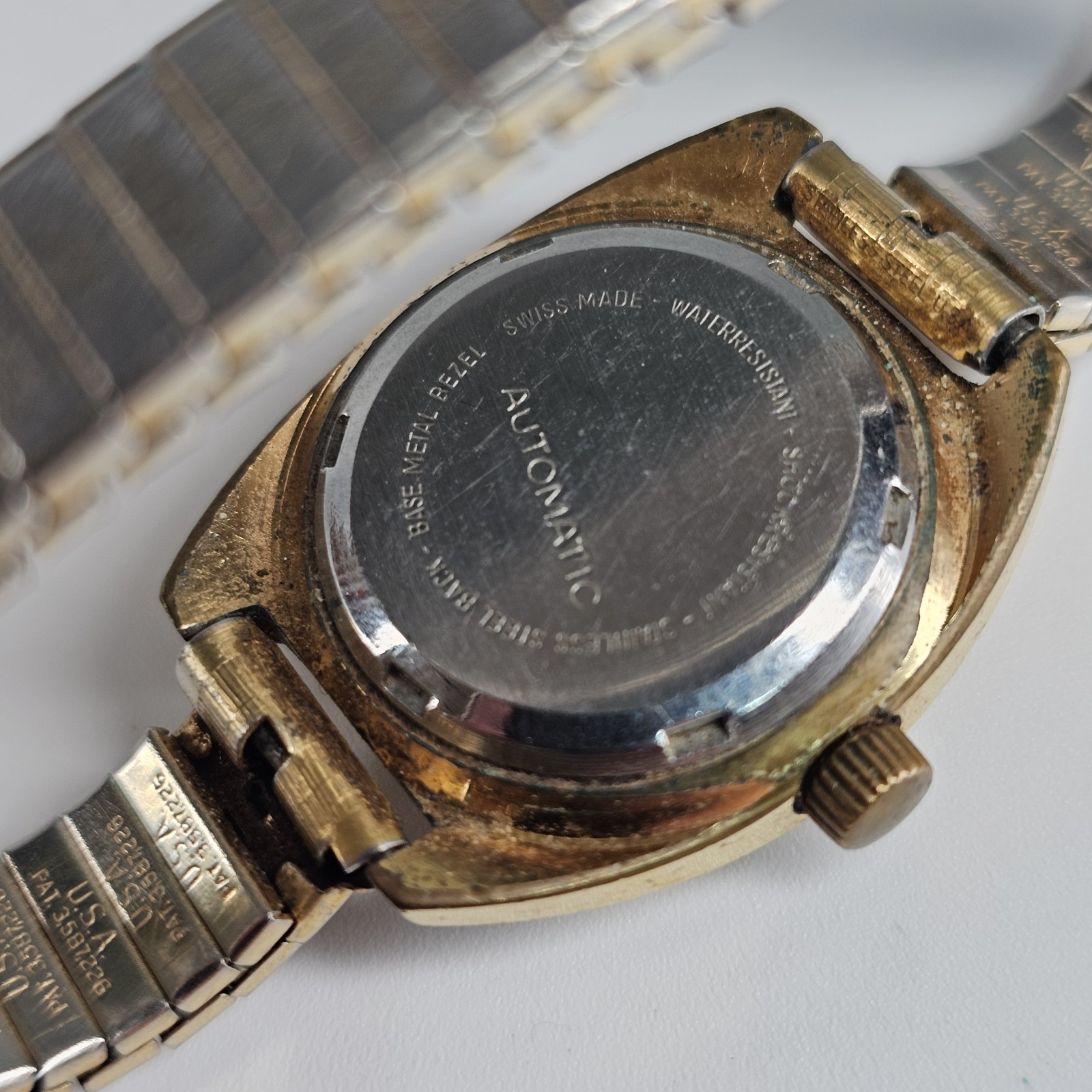 Vintage Helzberg VIP Ladies Wristwatch Autmatic 17 Jewels Parts/Repair Gold Tone