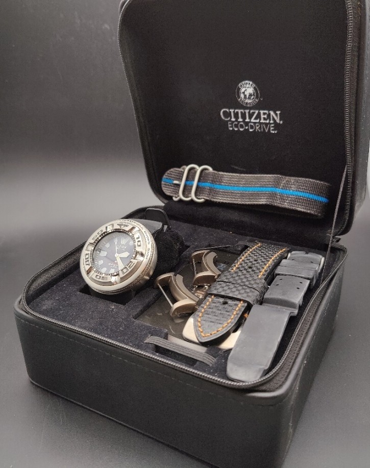 Citizen Promaster BJ8050-08E Eco-Drive Diver Watch Adapters and two extra straps