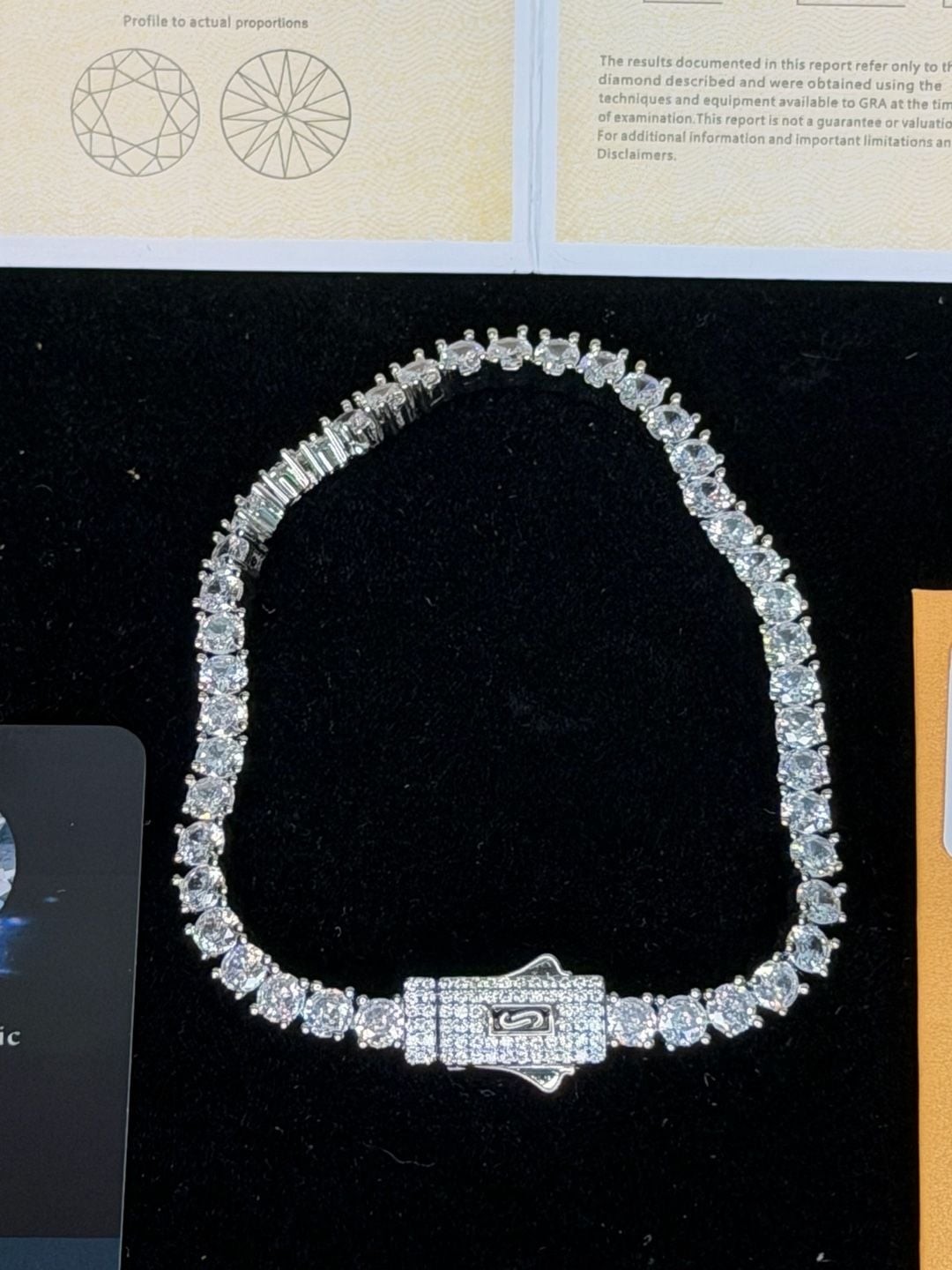 GRA Certified 8in D VVS1 Round Cut Moissanite Tennis Bracelet 925 Silver