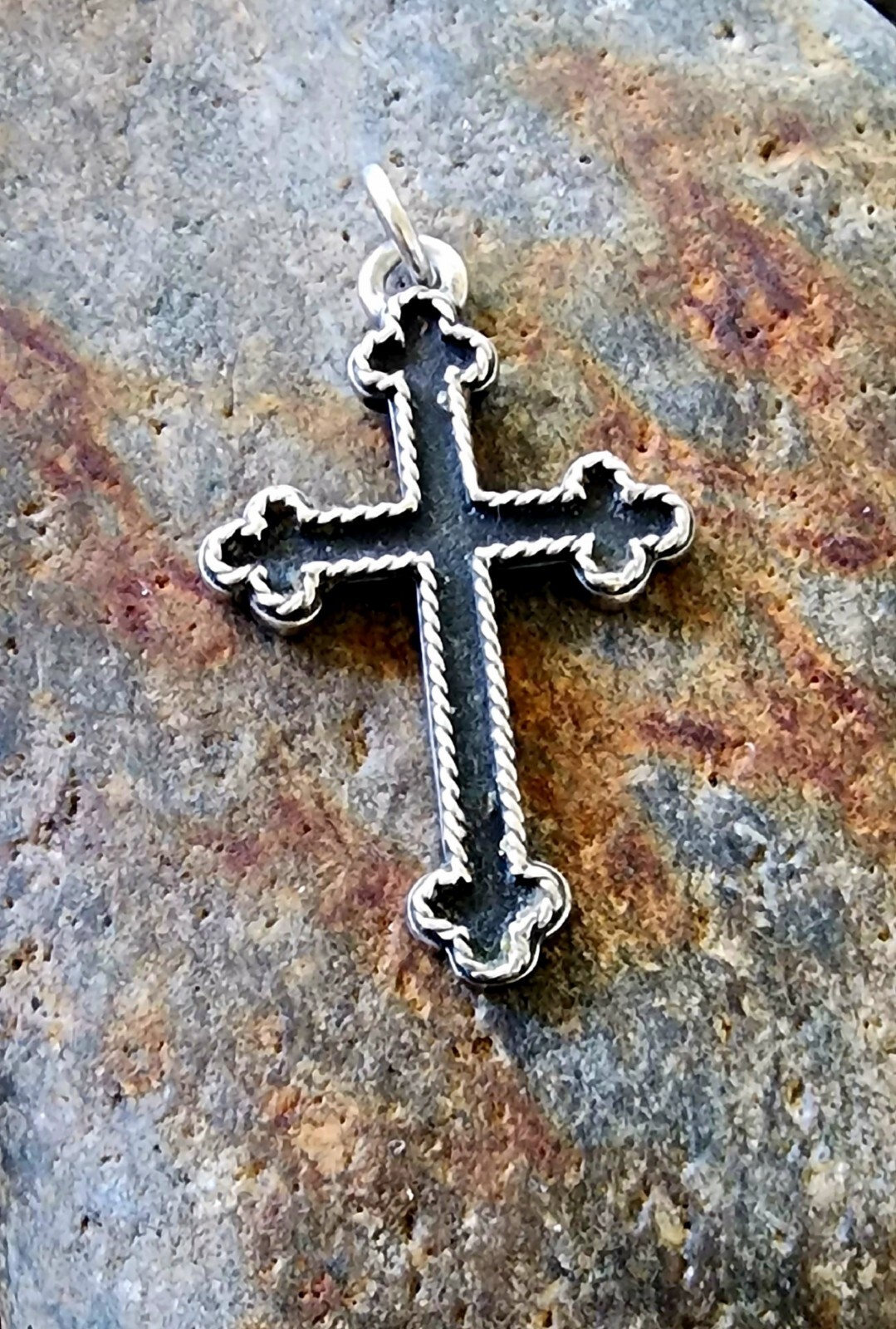 Retired James Avery Raised Rope Edge Cross Pendant Unisex, Neat! 5.59 Grams