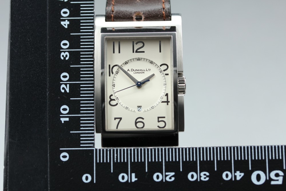Near MINT Dunhill Rectangular 8052 Date White Tank Quartz 27mm Men’s Watch