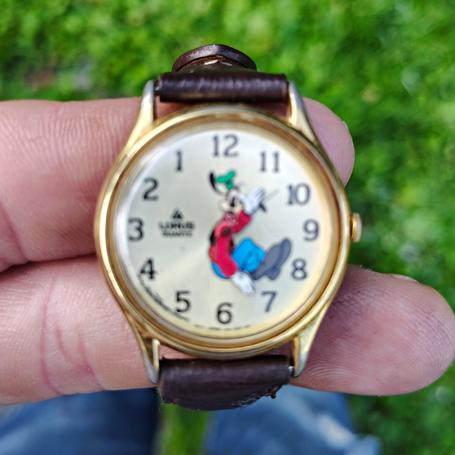 Lorus Goofy Disney Cartoon Quartz Analog Watch Brown Leather Strap