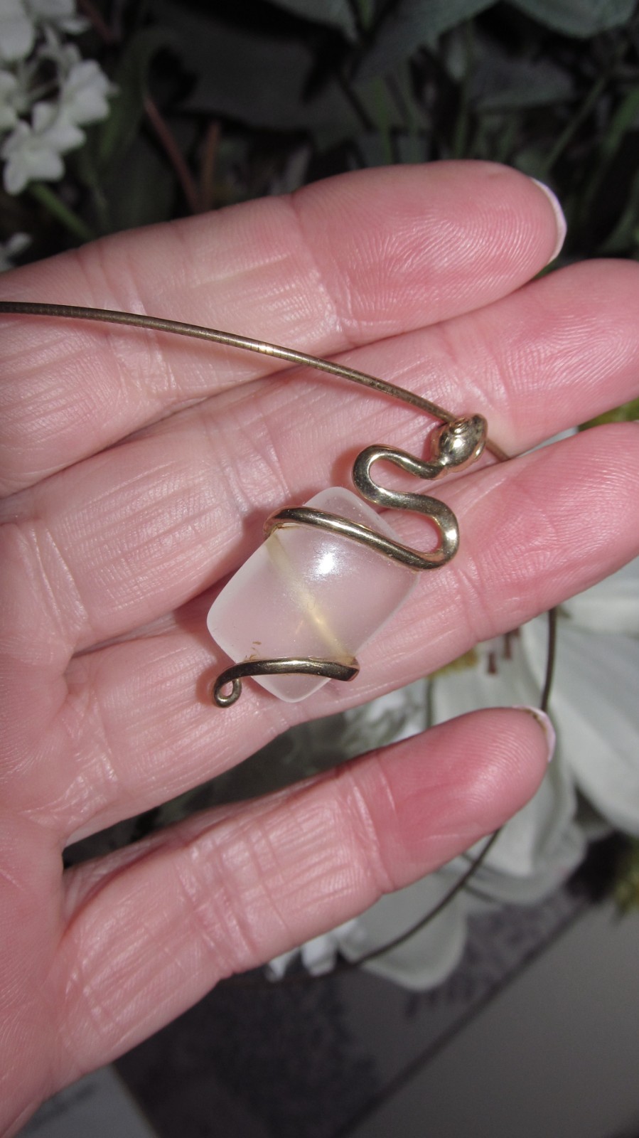 Beautiful 9ct gold snake omega chain necklace over 8 grams