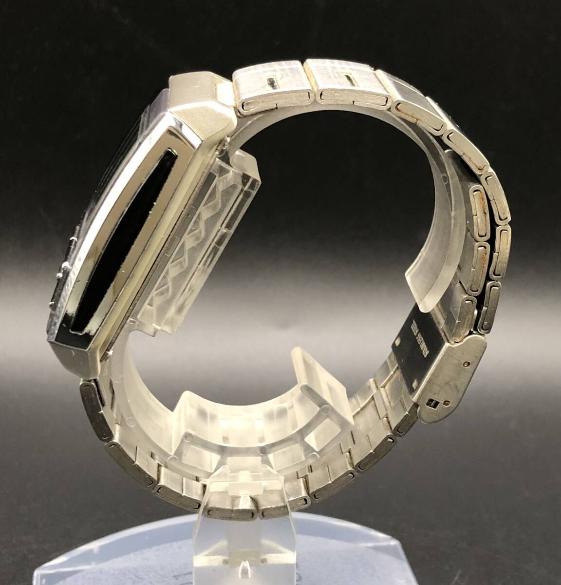 [Watches etc.] *60* [MAST-16] ●Casio LA-201W FUTURIST Digital (Wristwatch)●