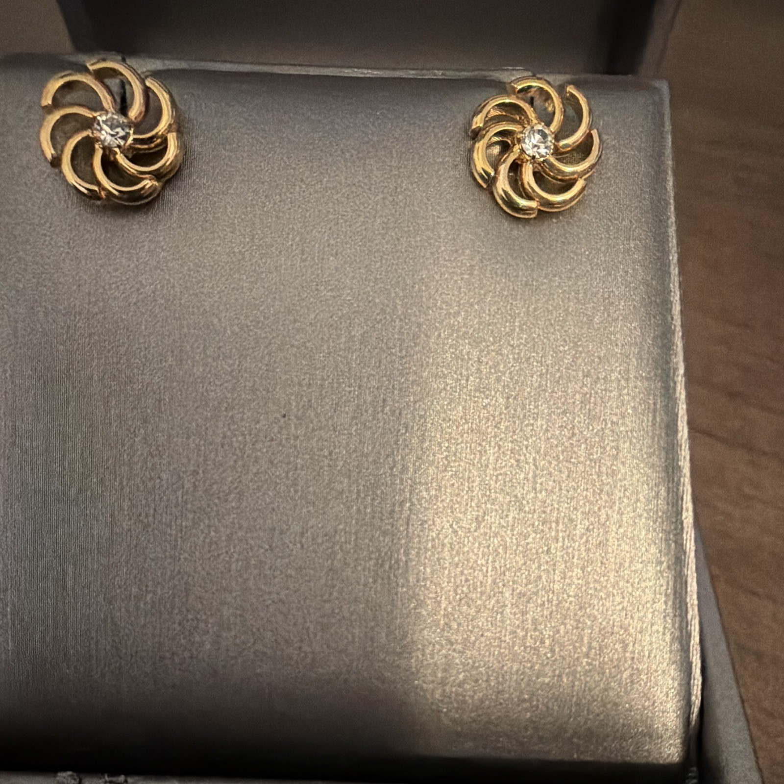 Gold filled swirl Stud Earrings RoundWhiteCrystal Center Prong Butterfly, Brazil