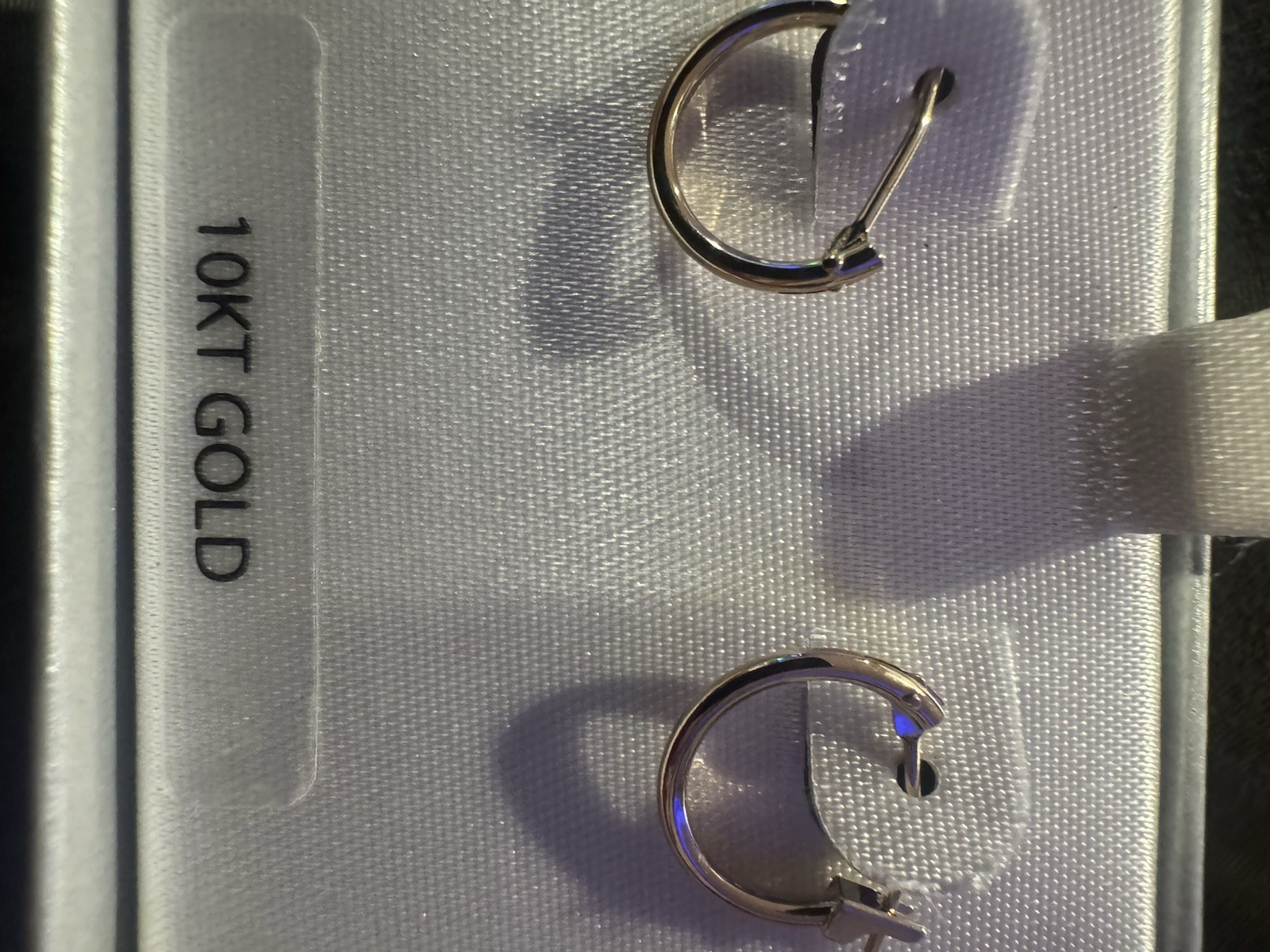 1Ok Snap Hoop Earrings